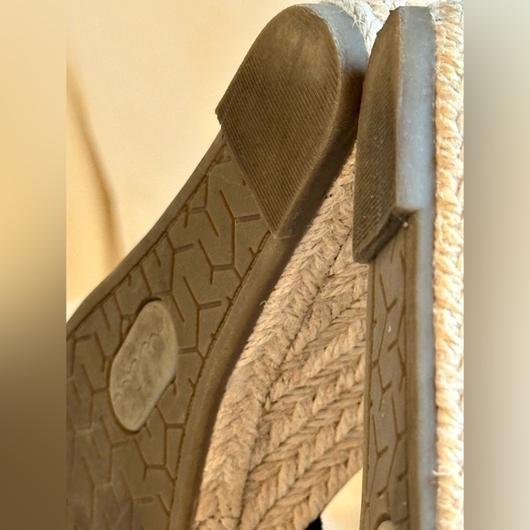 Black espadrille wedges with natural jute rope trim, cushioned soles - Picture 9 of 9